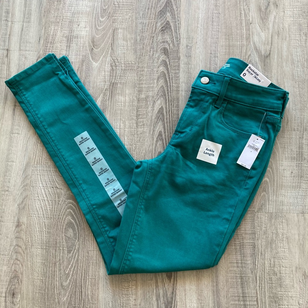 Old Navy NWT Super Skinny Rockstar Jeans